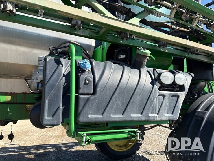 2021-john-deere-r4044-image-113