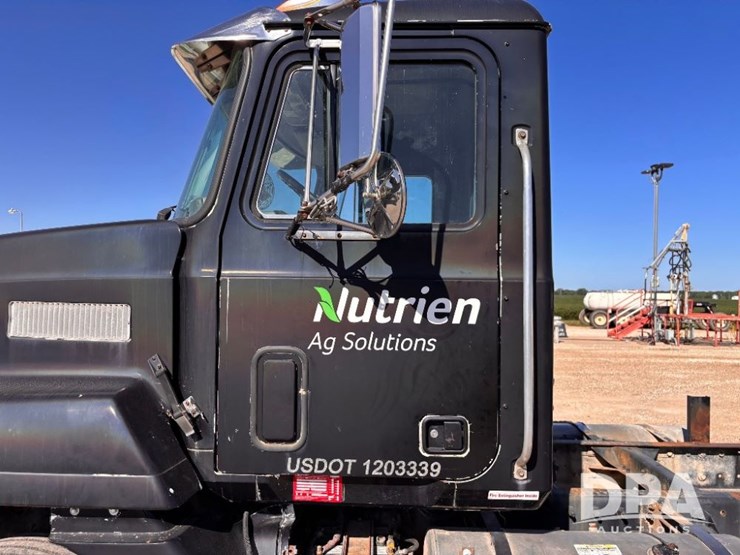 1994-mack-ch613-image-28