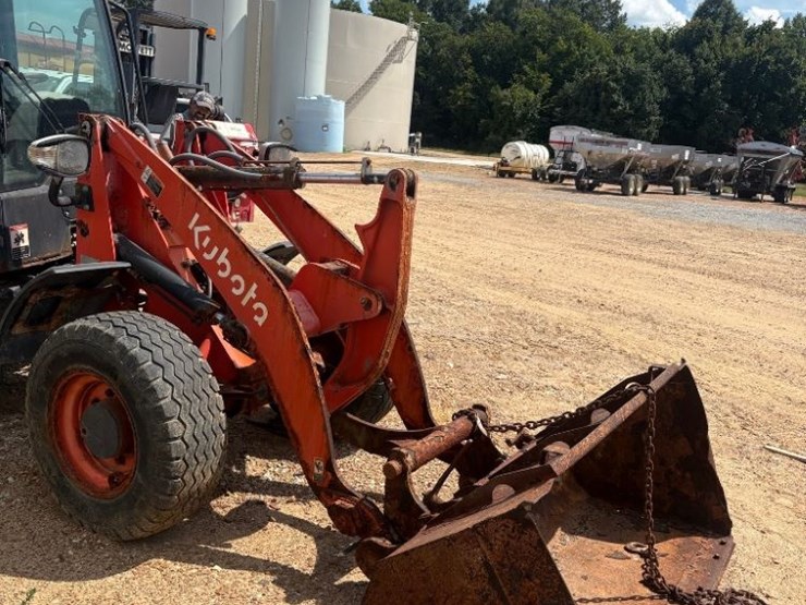 2021-kubota-r540-image-3