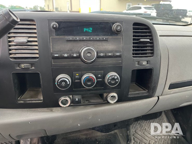 2011-chevrolet-2500hd-image-55