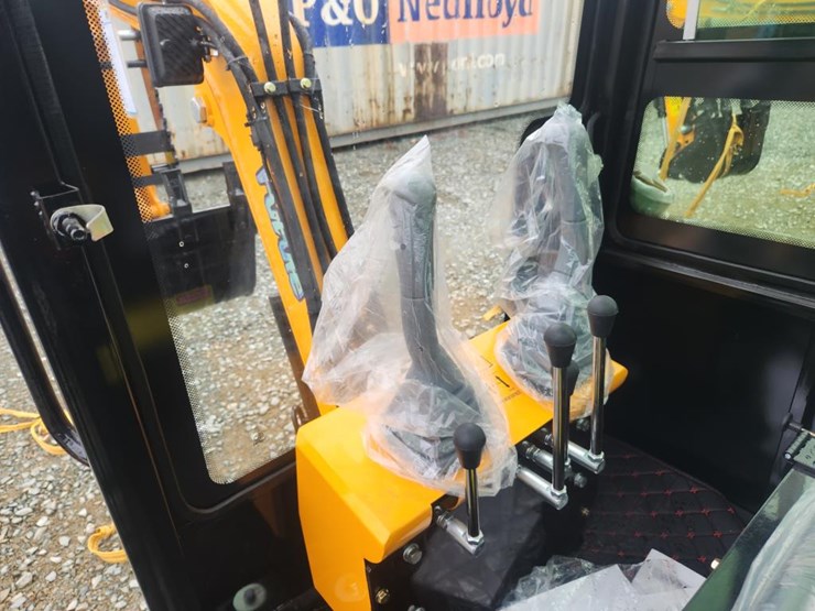 #6459-•-unused-future-ft13c-mini-excavator-image-16