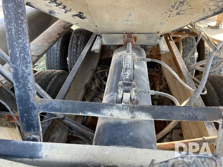 2002-kenworth-t800-image-36