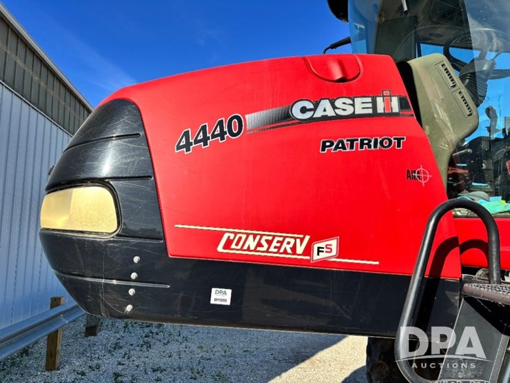 2015-case-ih-patriot-4440-image-19