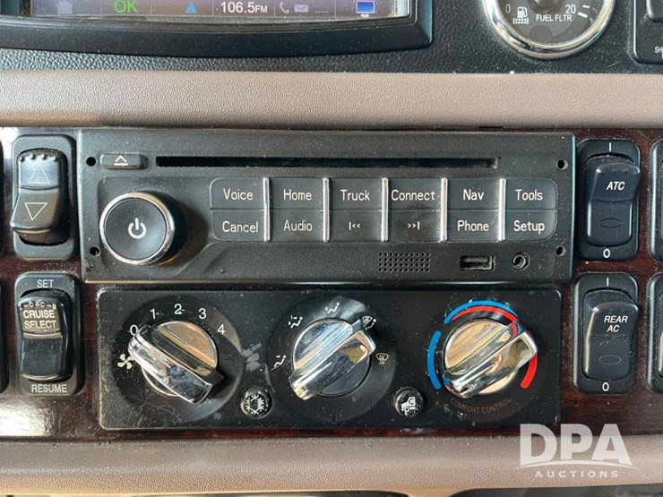 2014-peterbilt-386-image-63