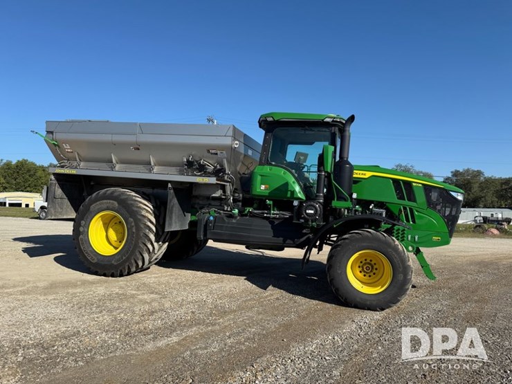 2023-john-deere-800r-image-4