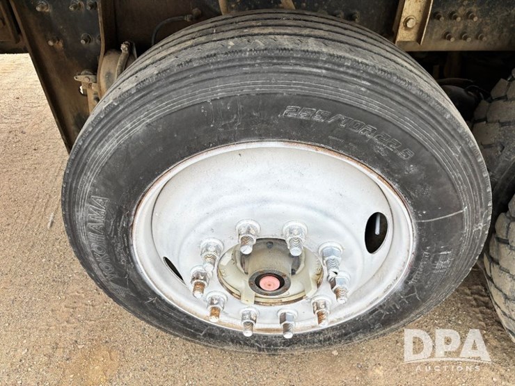 mack-granite-gu713-image-50