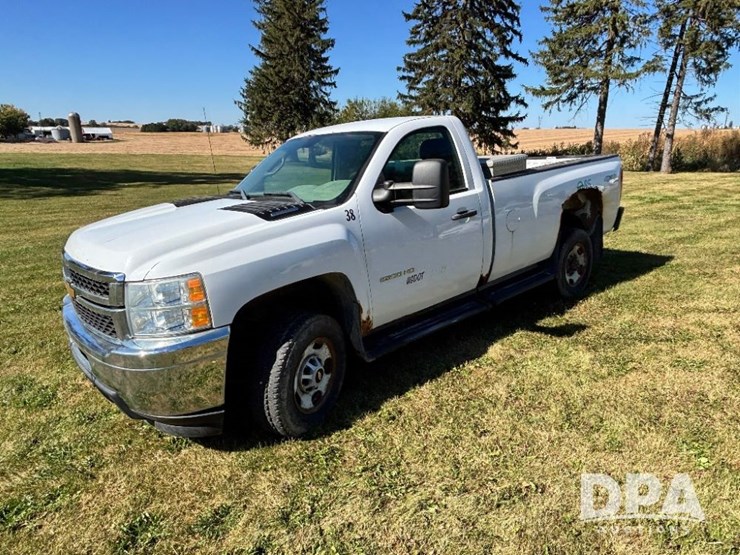 2012-chevrolet-2500hd-image-12