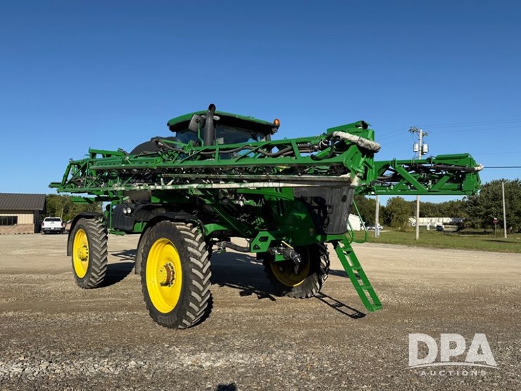 2021-john-deere-r4044-image-37