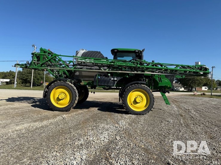 2021-john-deere-r4044-image-7