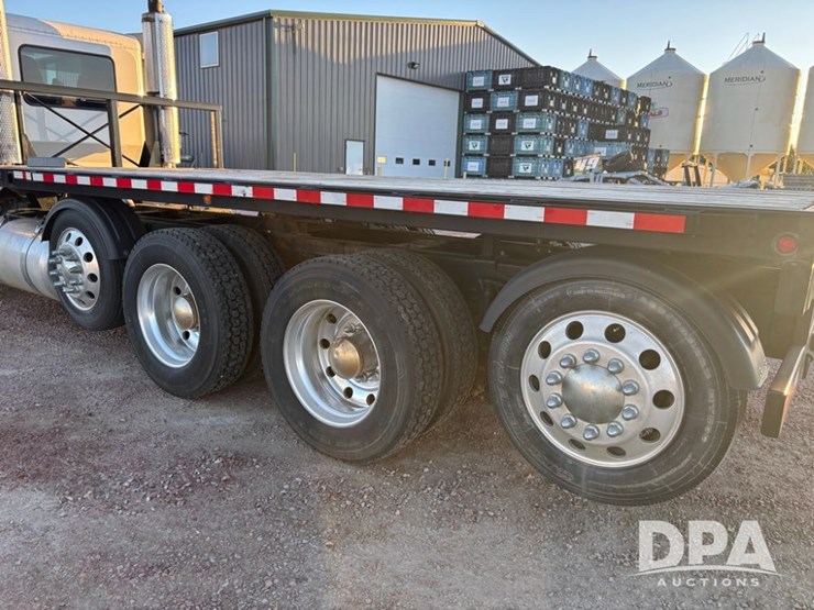 2008-peterbilt-386-image-39