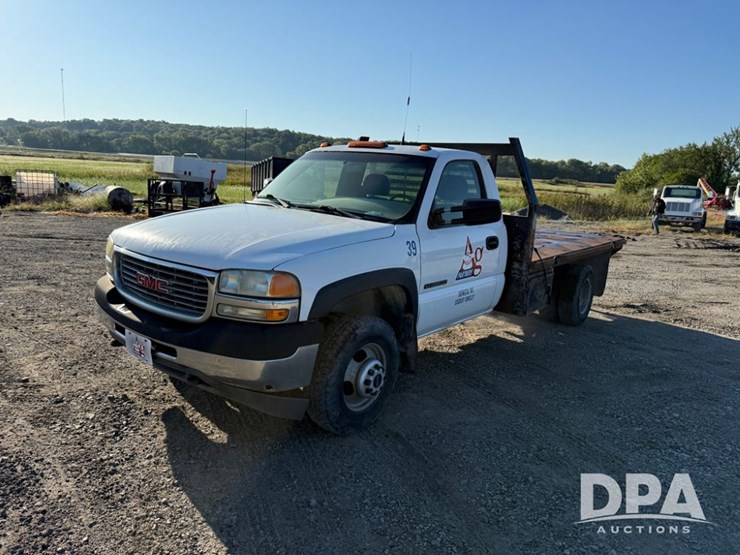 2002-gmc-3500-image-27