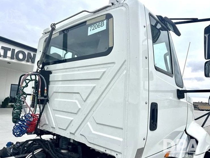2018-international-prostar-image-15
