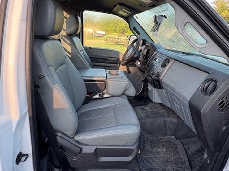 2012-ford-f550-image-4