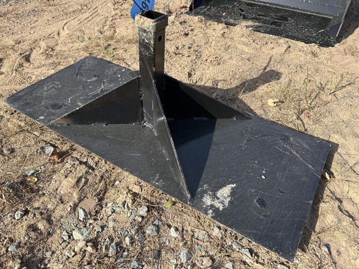 #6936-•-unused-skid-steer-hitch-adapter-image-4