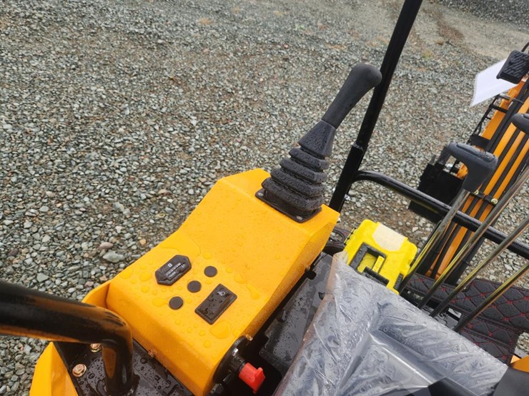 #6452-•-unused-future-ft15j-mini-excavator-image-17