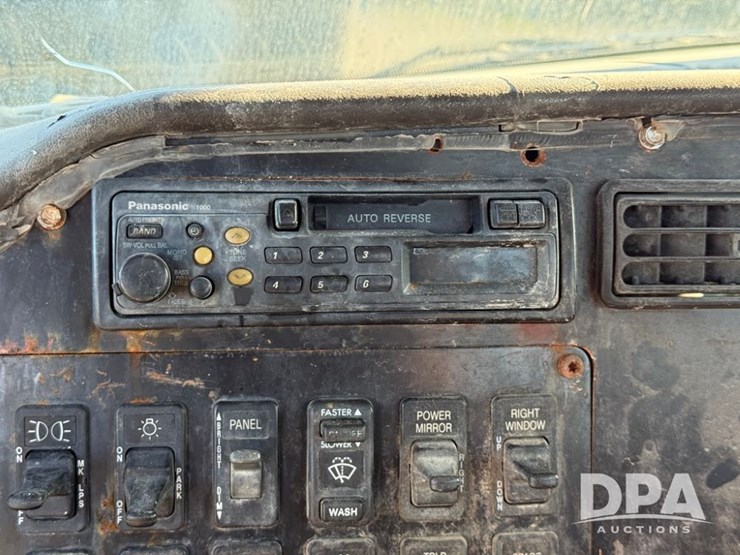 2002-international-9100i-cab/chassis-(np6156,-unit-286)-image-69