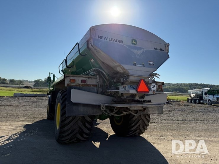 2021-john-deere-f4365-image-16