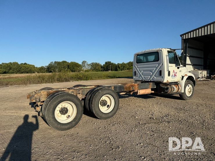 2002-international-durastar-4400-image-8