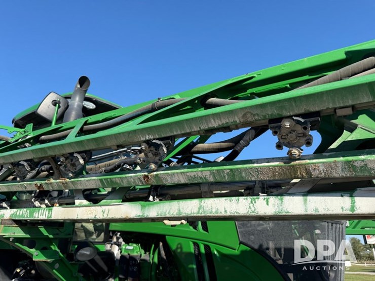 2021-john-deere-r4044-image-79