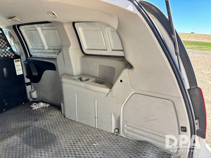 2014-dodge-ram-van-image-34