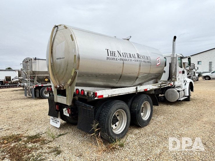 2007-ihc-9200i-liquid-nurse-truck-(gp11642,-unit-505)-image-10