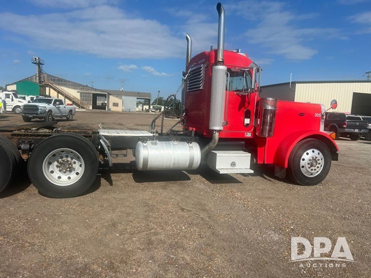 peterbilt-379-image-3