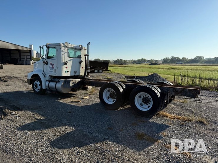 2002-international-9100i-cab/chassis-(np6156,-unit-286)-image-15