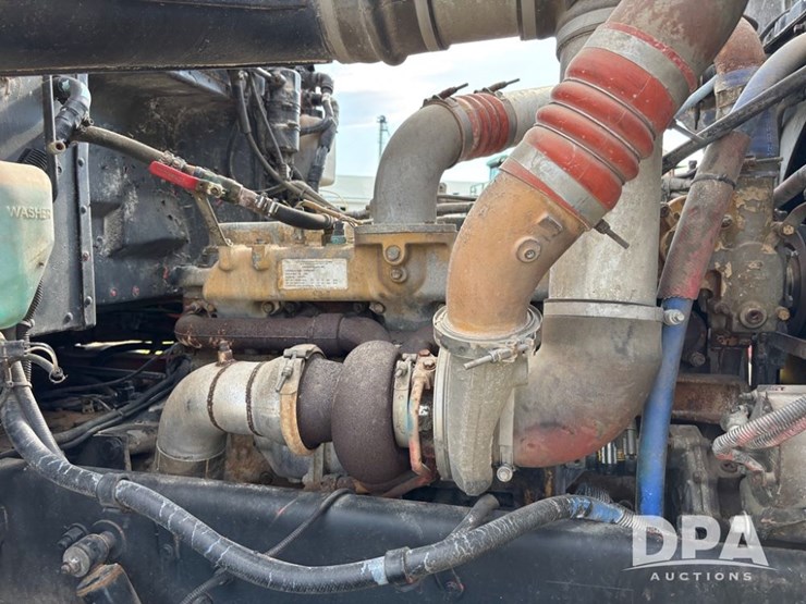 2001-peterbilt-357-image-29