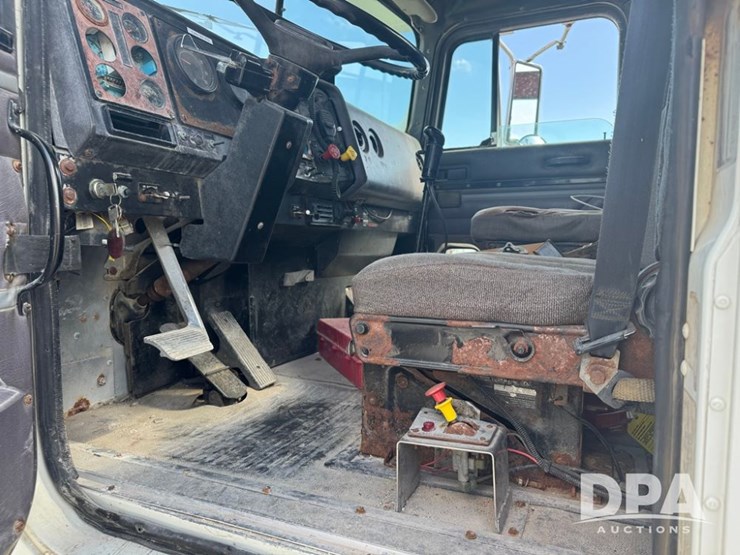 1994-international-9400-image-12