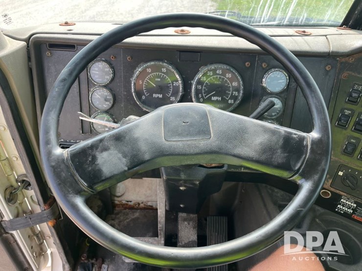 2001-ihc-9100-truck-(jn2647,-unit-32347)-image-55