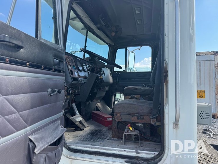 1994-international-9400-image-11