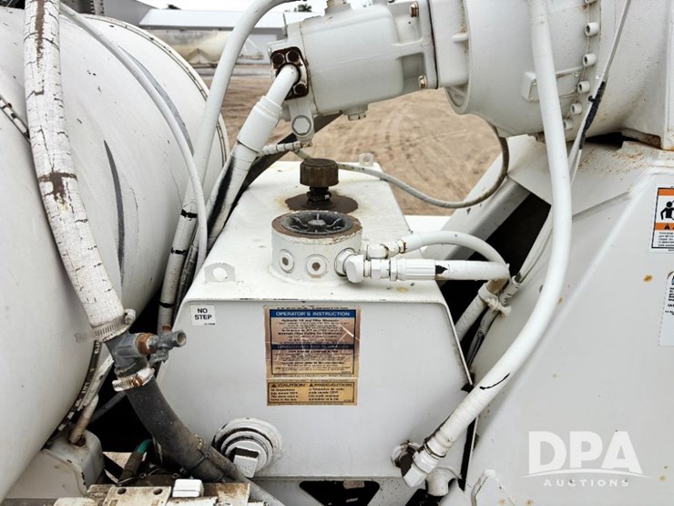 mack-granite-gu713-image-45