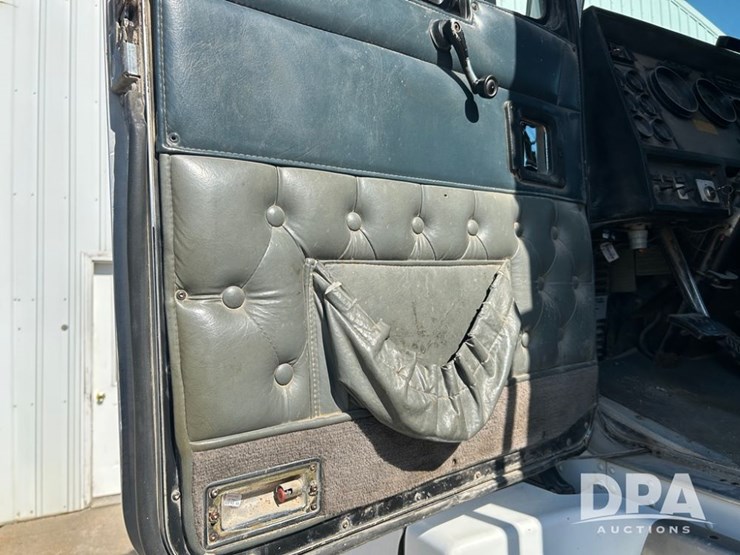 1994-kenworth-t600-image-38