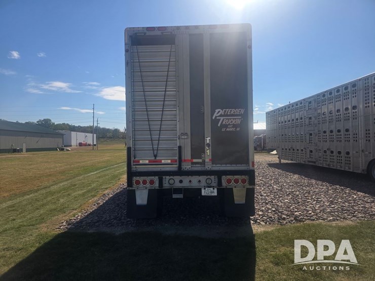 2006-wilson-livestock-trailer-image-9