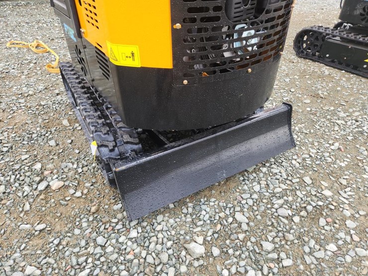 #6459-•-unused-future-ft13c-mini-excavator-image-14