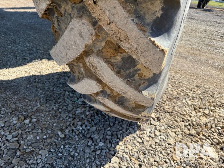 2022-john-deere-412r-image-56