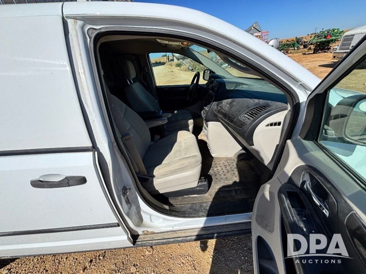 2014-dodge-ram-van-image-53