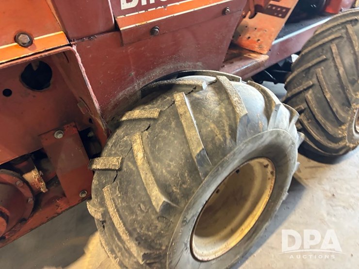 ditch-witch-2200-image-24