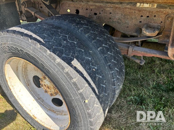 2003-ford-f450-xl-image-40