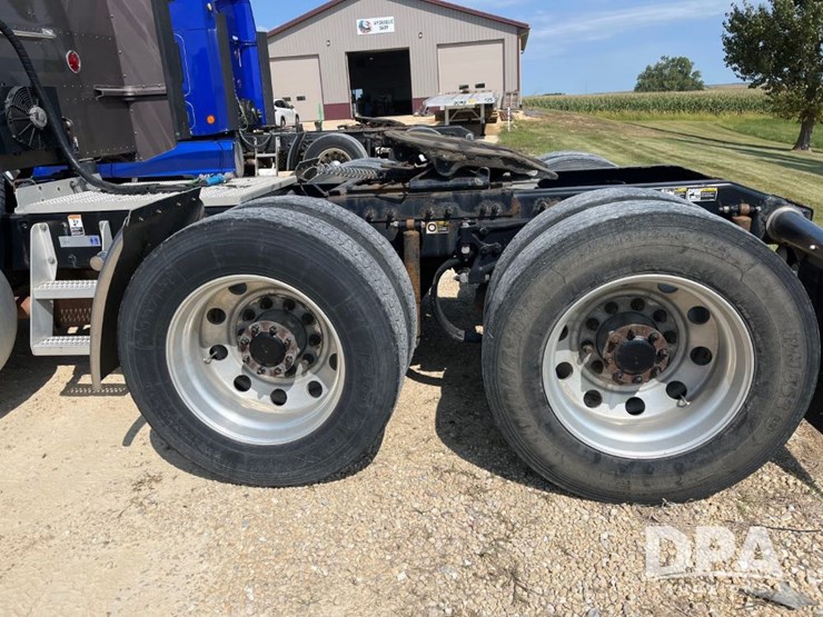 2014-peterbilt-386-image-43
