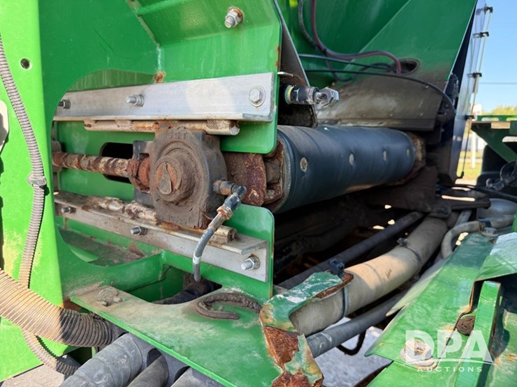 2021-john-deere-f4365-image-80