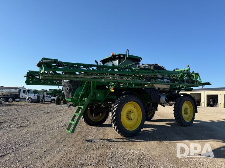 2021-john-deere-r4044-image-28