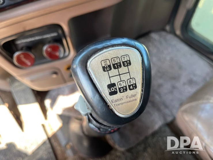 2014-peterbilt-386-image-67