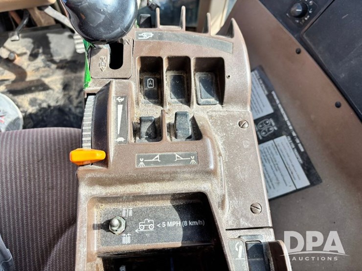 2014-john-deere-4940-image-114