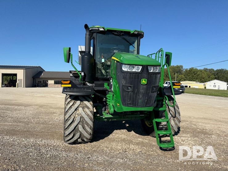 2023-john-deere-800r-image-34