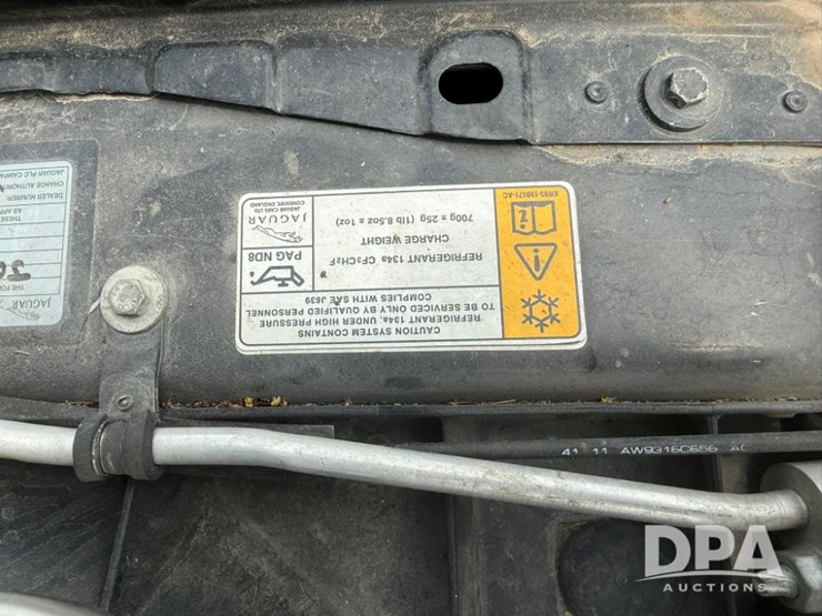 2012-jaguar-xj-sedan-(lld1443)-image-9