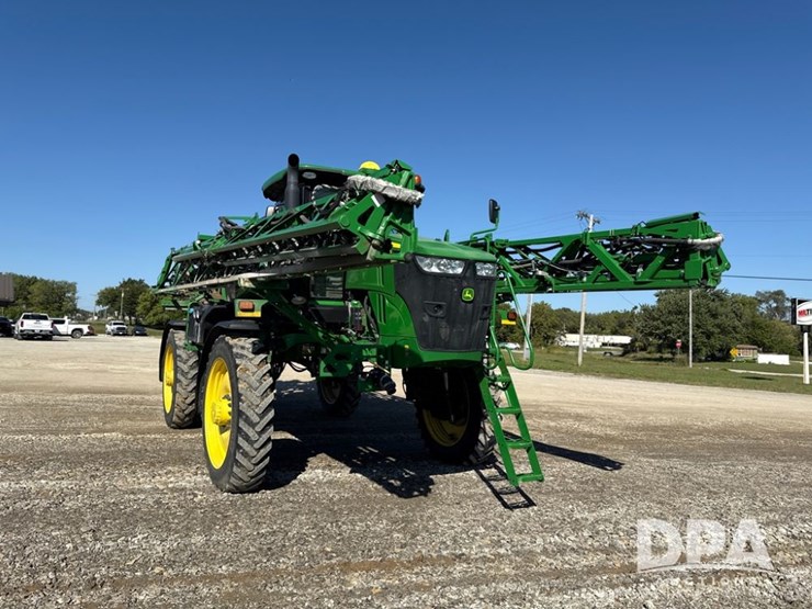 2021-john-deere-r4044-image-43