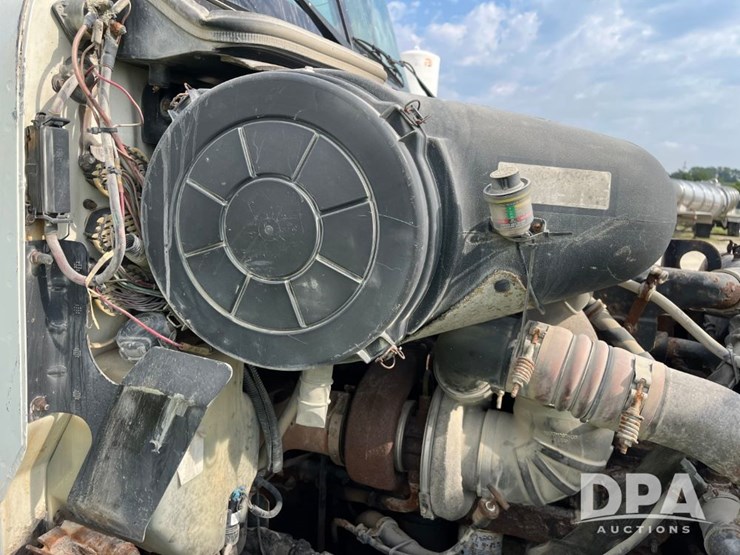 2001-ihc-9100-truck-(jn2647,-unit-32347)-image-77