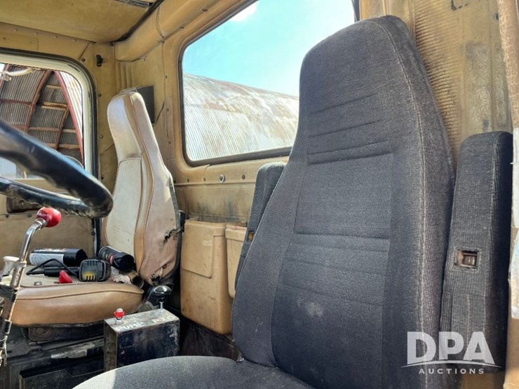 1984-international-transtar-4300-image-40