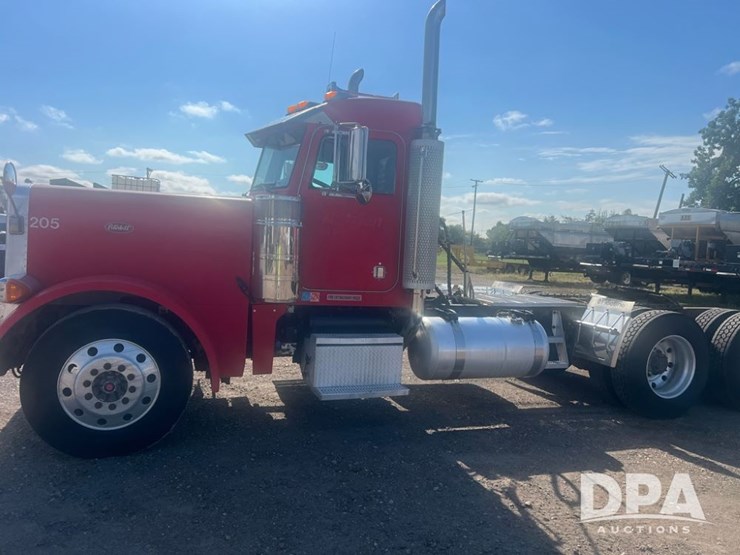 peterbilt-379-image-1